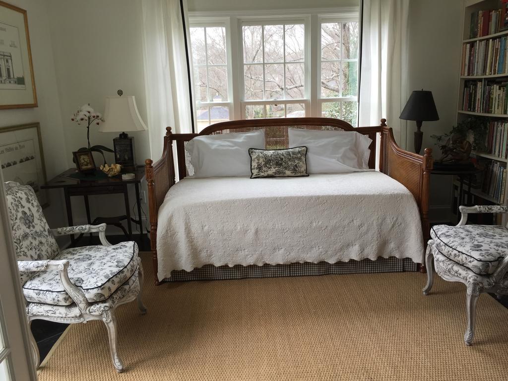 The Cottage Bed & Breakfast In Decatur Ga Eksteriør bilde